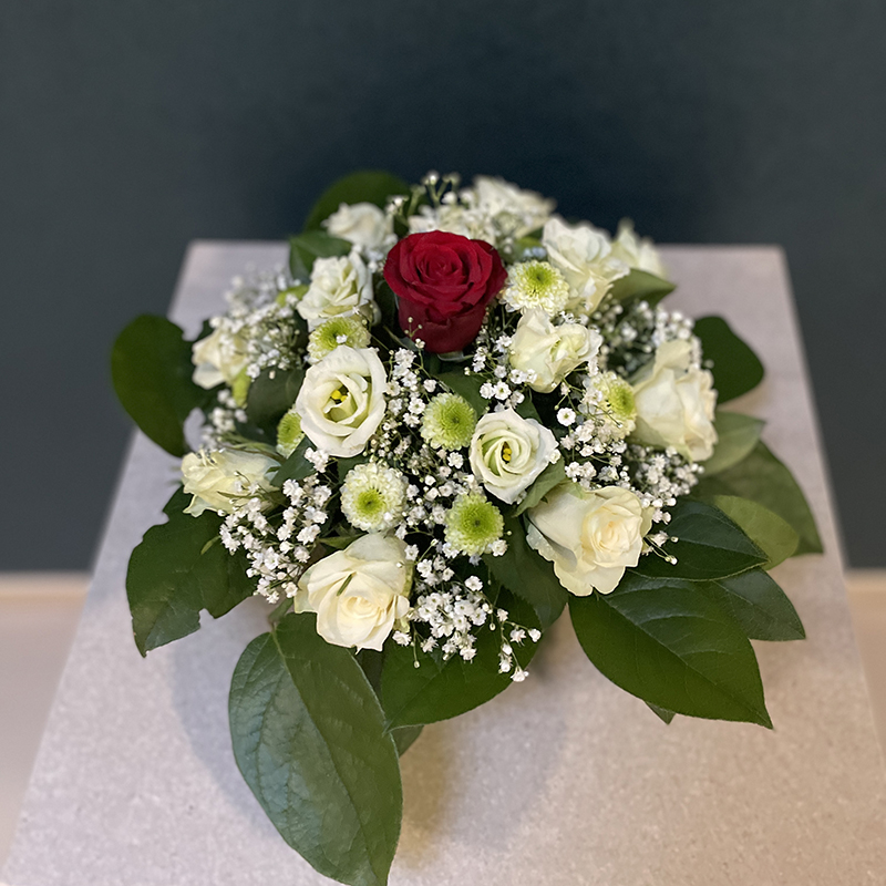 Verleiding medeklinker Manier bloemstuk witte rozen » De Herinnering